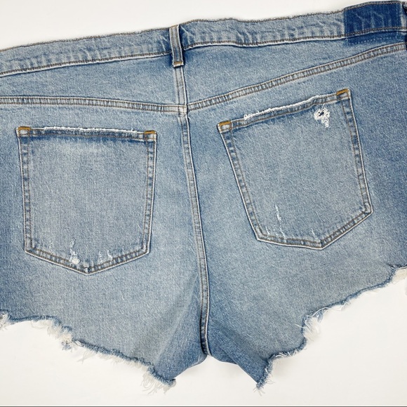 Abercrombie & Fitch Mom High Rise Distressed Denim Shorts 24 - Picture 9 of 14
